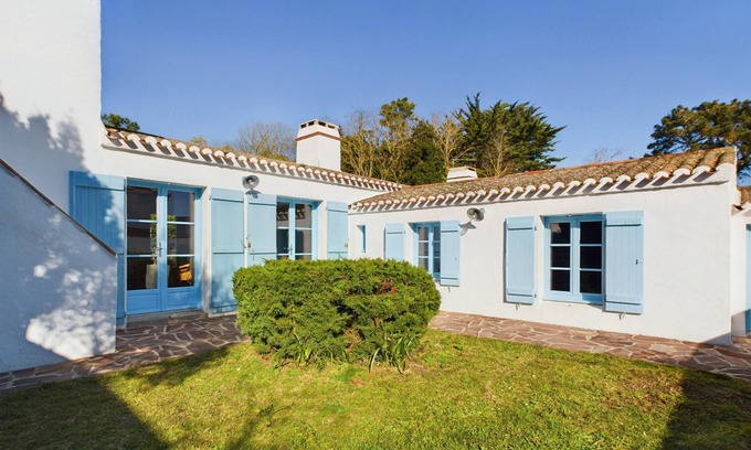 Noirmoutier-en-l'Ile Ski Chalet | 250m from Linière beach, residence for 8