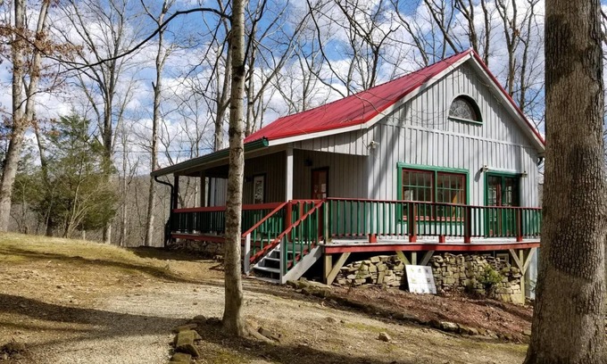 Nashville Cabin | 2BR, 2BA cabin