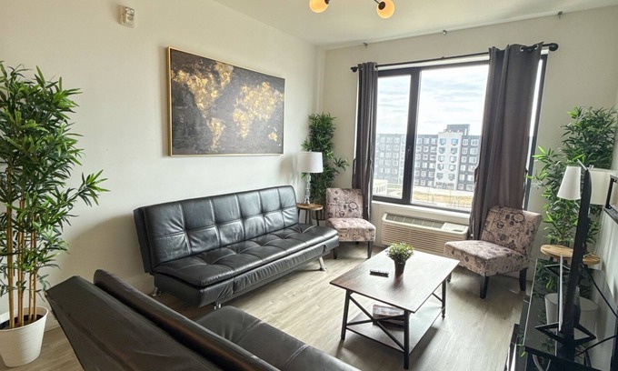Elizabeth Apartment | 2BR apt close to EWR Airport 3115