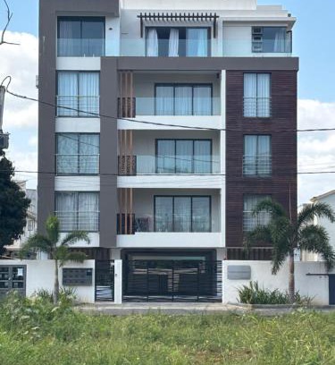 Flic-en-Flac Apartment | 3 BD Luxury Beachfront Penthouse