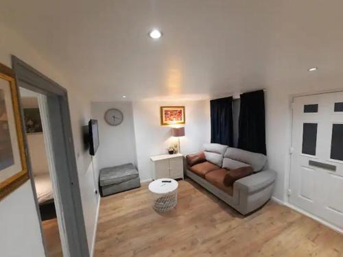 Colchester House | 3-Bed House in Colchester with Parking and WiFi