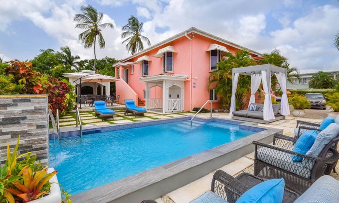 Marine Gardens House | 3 Min Walk to Beach - Blessed Manor (4 Bed House)