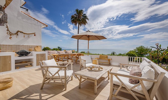 Manilva Ski Chalet | 3129 Beachfront Casa Cosy in Aldea Beach