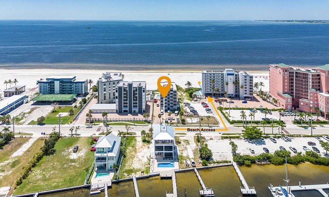 Fort Myers Beach House | 319 Bay and Beach Blessing: Bay Front Pool Home w/Gulf Views