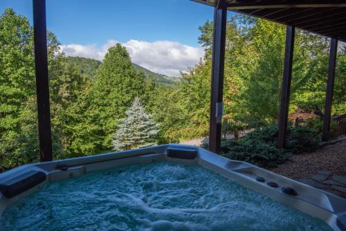 Todd House | 3Bd Log Cabin with Views, Hot Tub, Gas Fireplace, Game Room