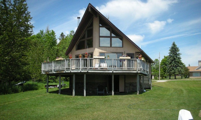Cedarville Cabin | 3BR/2BA Lakefront Cabin, Gorgeous Bay Views, Dock, Game Room, Firepit
