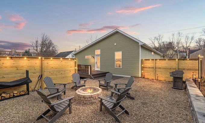 Georgetown House | 3BR Cottage Near Horse Park - Fire Pit, Walkable to Downtown, Pet-Friendly