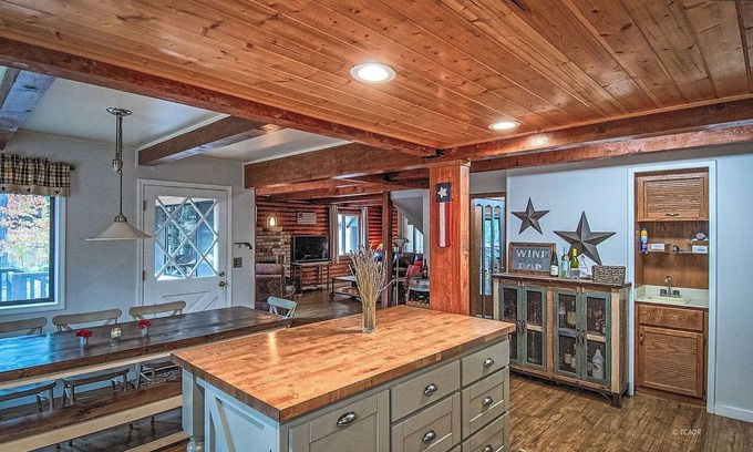 Trinity Center Cabin | 4-bedroom cabin in fabulous Trinity Center