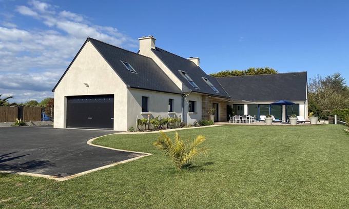 Clohars-Carnoet House | 4 bedroom private vacation home in clohars-carnoã "t