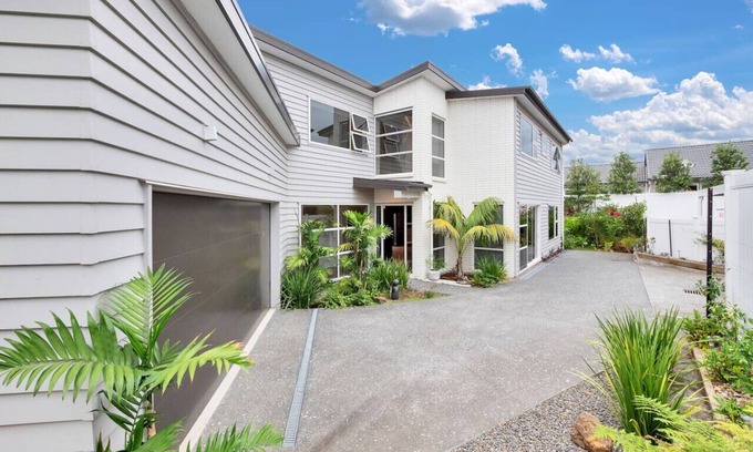 Royal Oak House | 40B Buckley Road, Epsom