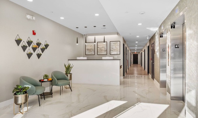 Spruce Hill Apartment | 4211 Suites