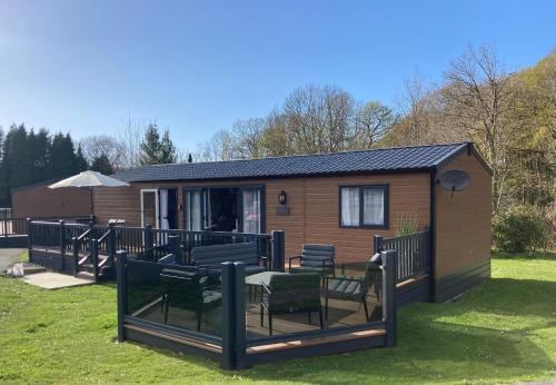 New Quay House | 43 The Deri