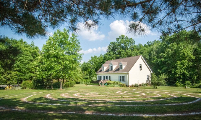 Southmont House | 5-bedroom vacation home with a vortex and a labyrinth