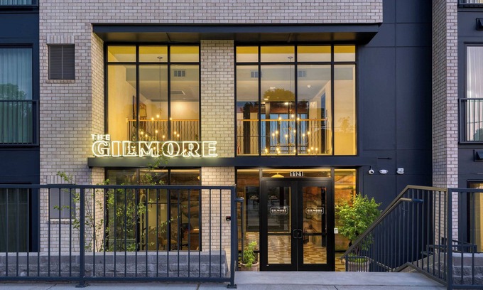 12 South Apartment | 5 Boutique 1BR Suites in 12 South Sleeps 20