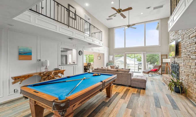 Pottsboro House | 6Bdrm 4.5Ba Pool Table Man Cave Lake Texoma