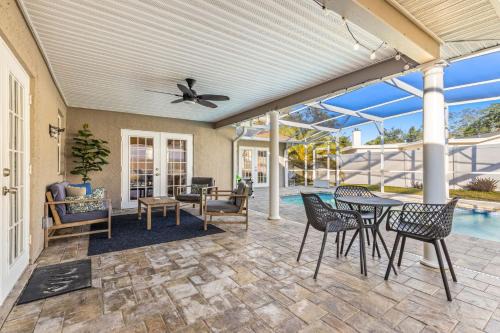 Seminole House | 9 mins to Beach Pool Fire Pit Sleeps 10