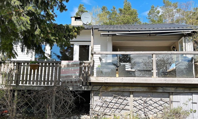 Flemingsberg House | 9 person holiday home in HUDDINGE