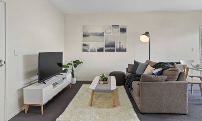 Kensington Apartment | A Cozy & Comfy 2BR Apt Near Flemington Races