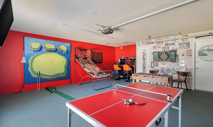 Frisco House | A Real Frisco Gem! Heart of the City+Hot Tub+Game Room