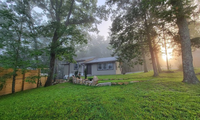 Rising Fawn Apartment | A Serene Retreat with Rustic Elegance within the Appalachians