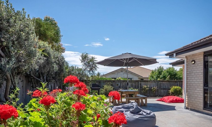 Mapua House | A spacious family home in the centre of Mapua, close to everything but at the end of a quiet road