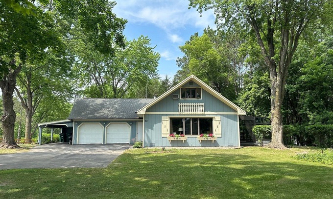Fremont House | A true oasis located on Partridge Lake in Fremont, WI!