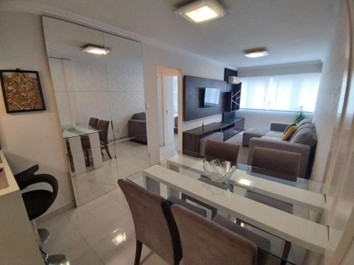 Pioneiros Apartment | Aconchegante Apto a 300m da Praia em Balneário Camboriú Edifício San Isidro!