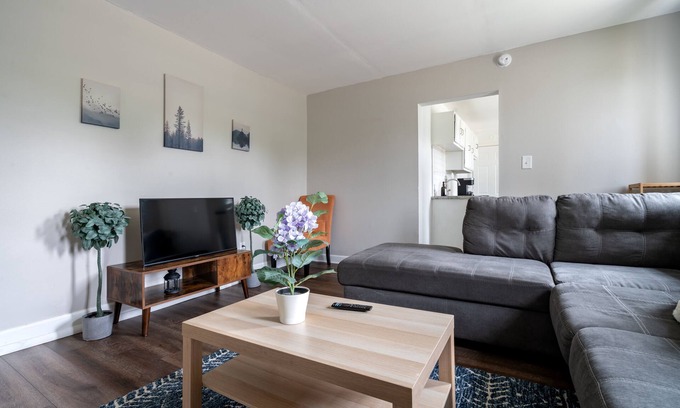 Arena District House | Across Goodale Park | Short North | Convention Center | Near OSU | Private Off Street Parking