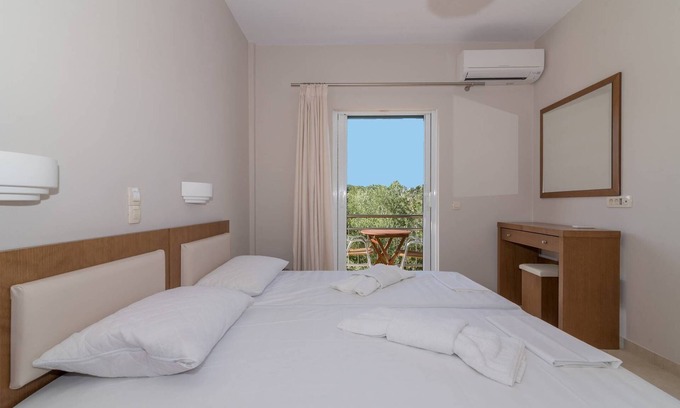 Limni Keri Apartment | 'Allegro Studio' in Keri Beach - st7