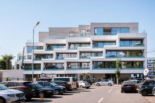 Eforie Nord Apartment | Amaris Aparthotel, Situat pe Faleza din Eforie Nord, La 2 Pași de Plajă, Apartamente Complet Utilate