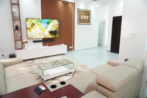 Point E Apartment | Ambassade Prestige Suite - Appartement Spacieux