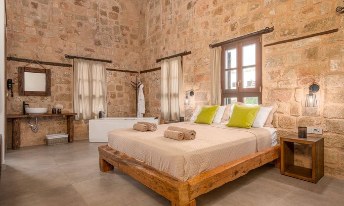 Rhodes Apartment | Ancient Knights Luxury SuitesnSir Wallace Suite 5