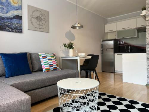 Targowek Apartment | Apartament Słoneczny, piękny taras, free parking