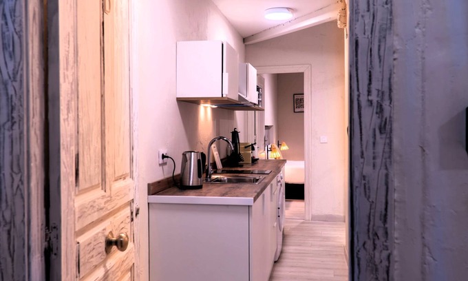 Old Town Hotel | Apartamentos Carolina by gaiarooms