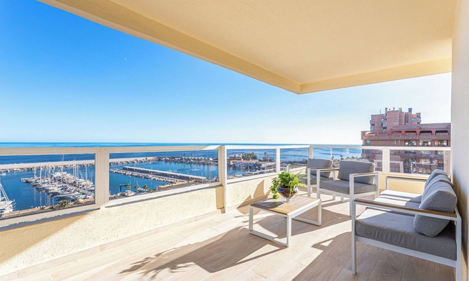 Fuengirola City Centre Apartment | Aparthotel PYR Fuengirola