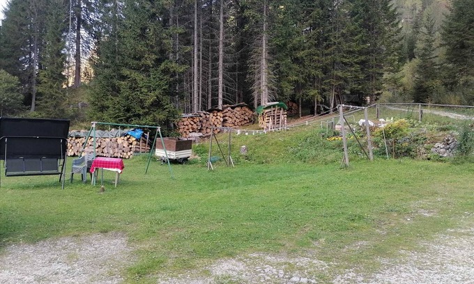 Santo Stefano di Cadore Apartment | Apartment 'Val Visdente 2' with Mountain View, Shared Garden and Wi-Fi