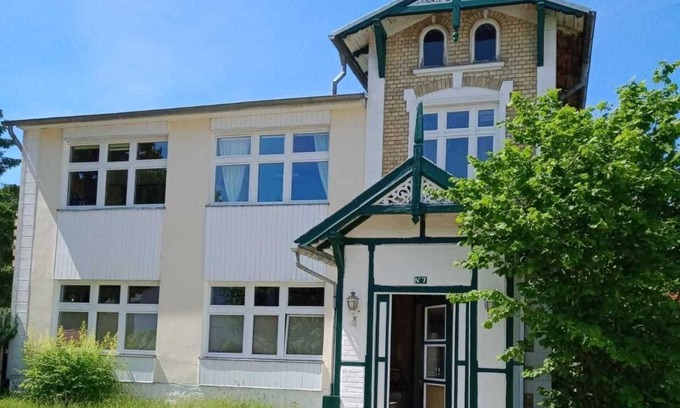 Seeheilbad Graal-Muritz Apartment | Apartment Backboard