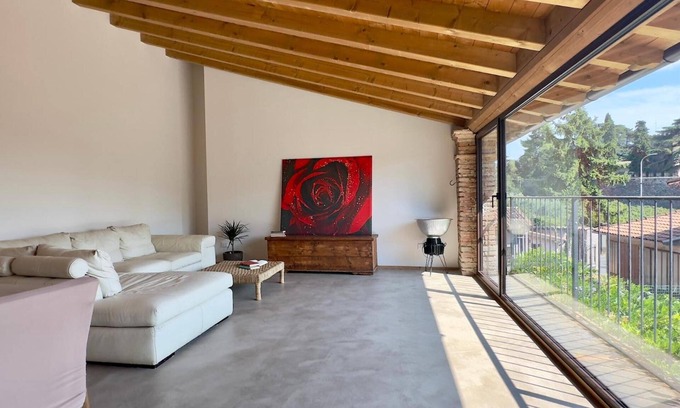 Bornato Apartment | Apartment 'Bnbike - La vetrata sui vigneti'