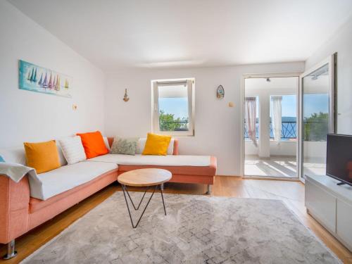 Selce Apartment | Apartment Bruno by Interhome