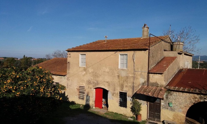 Donoratico Apartment | Apartment 'Casa Adele' with Shared Garden and Wi-Fi