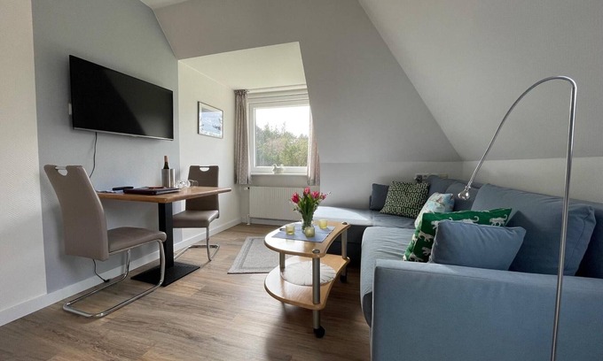 Steenodde Apartment | Apartment 'Clivia' with Private Garden and Wi-Fi