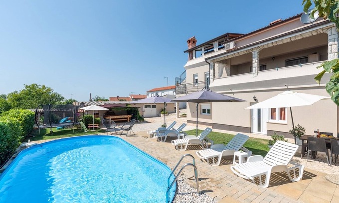 Fuskulin Apartment | Apartment Dobrec II With Shared Pool