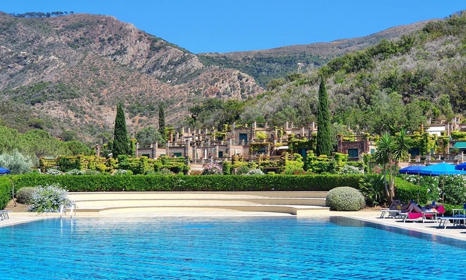 Bagnaia Apartment | Apartment in a relaxing residence with 4 stars, 2 swimming pools