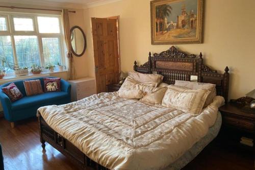High Wycombe House | Apartment - Sleeps 4 - Parking - Balcony - Garden