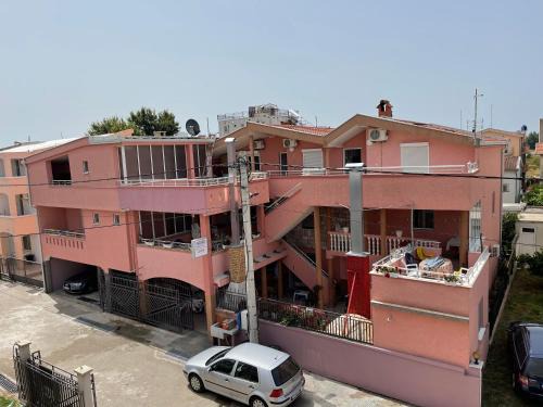 Bregvija House | Apartments Zeneva