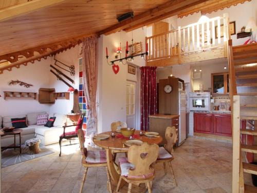 Forville Apartment | Appartement 2P Mezzanine 4 Pers à Briançon avec Balcon et Parking - FR-1-330C-121