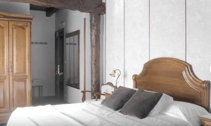 Deba Apartment | 'Arbil' Studio with Mountain Views, Private Garden and Wi-Fi