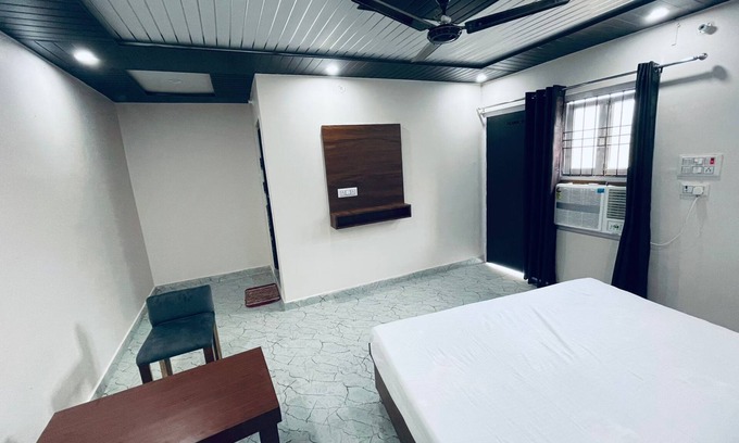 Faizabad House | Ayodhya Dham Hotel By GRB