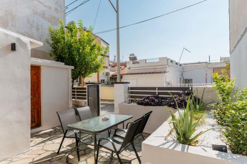 Nea Peramos House | Azure Nest