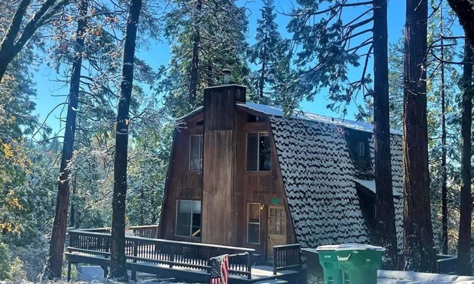 Twain Harte House | 🏞️ Baio Cabin – Rustic Retreat w/Twain Harte Lake Access & Spacious Deck